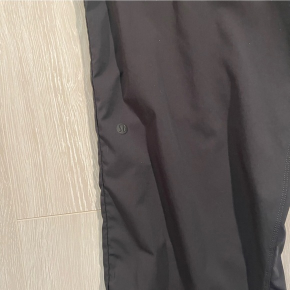 lululemon athletica Men's Dark Gray Joggers - Picture 10 of 12